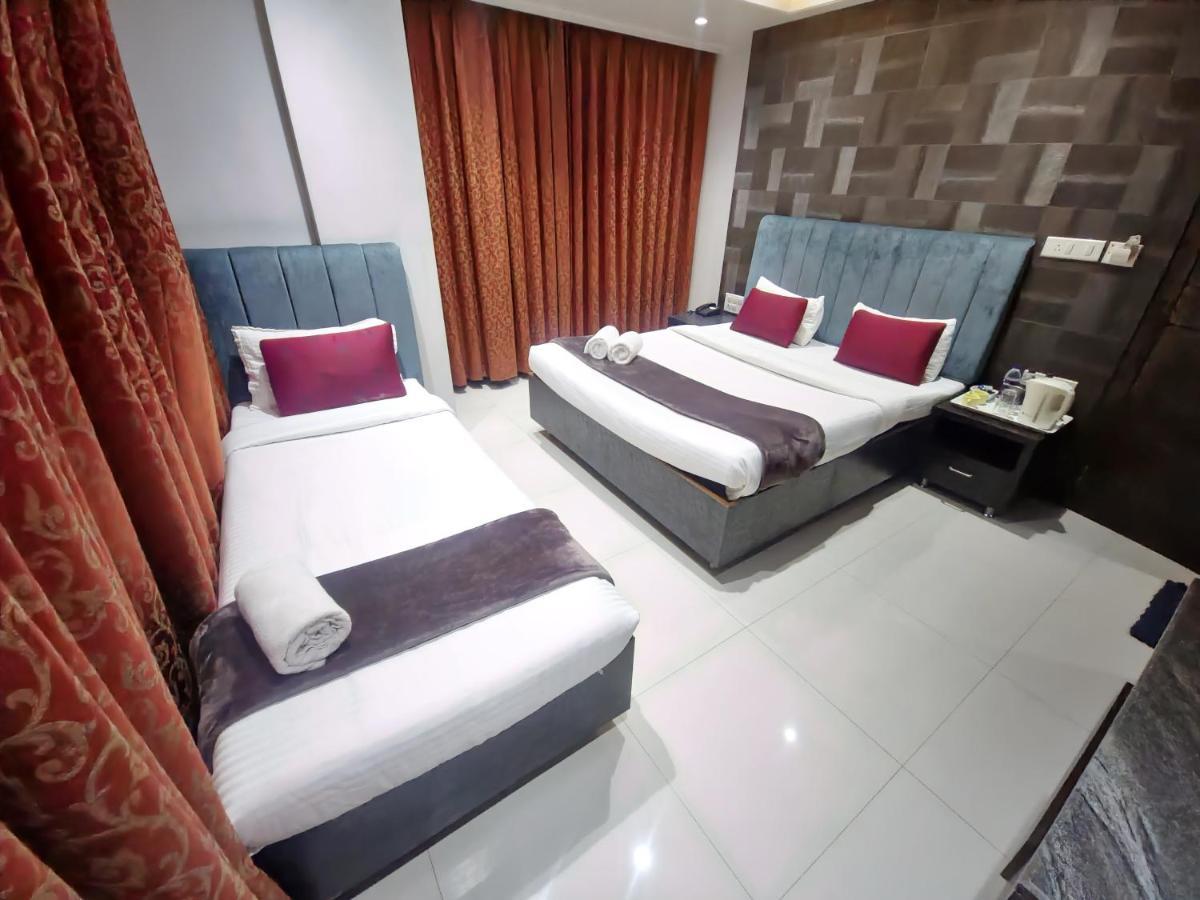 Hotel City Heart Shirdi Eksteriør billede