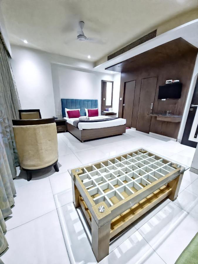 Hotel City Heart Shirdi Eksteriør billede