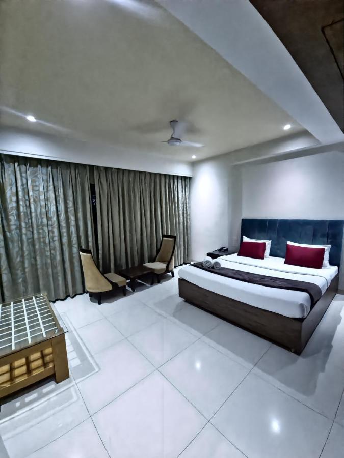 Hotel City Heart Shirdi Eksteriør billede