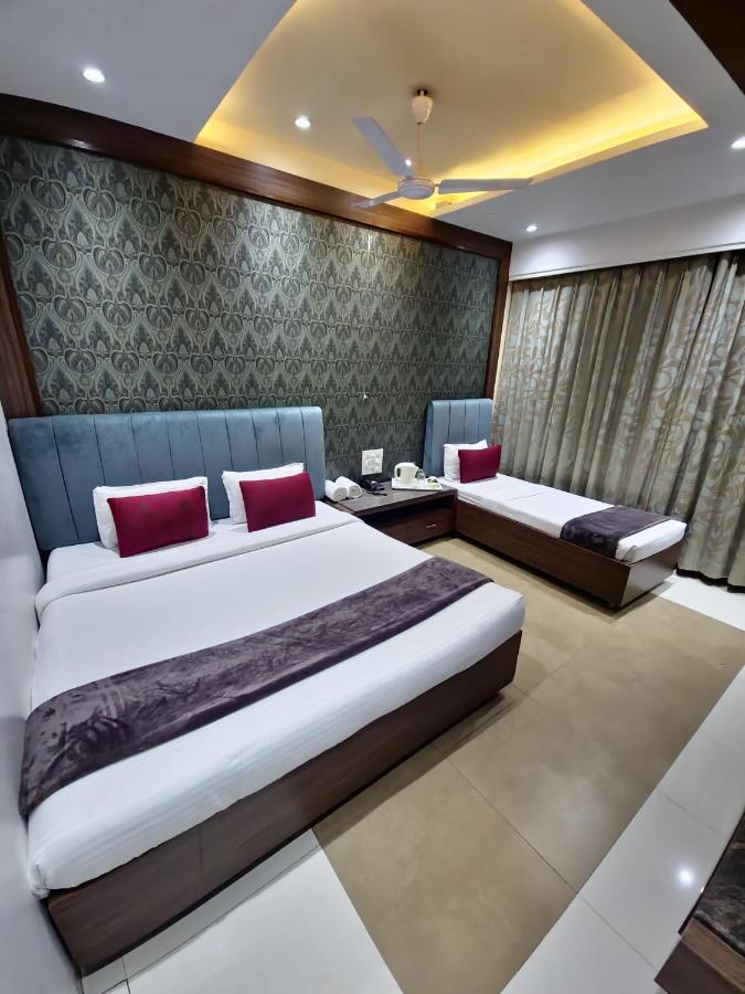 Hotel City Heart Shirdi Eksteriør billede