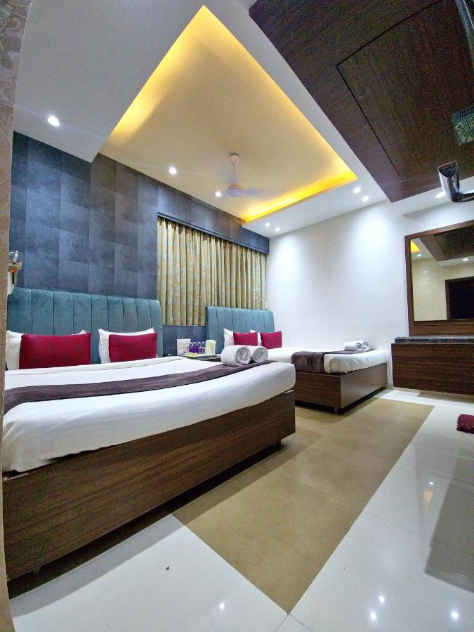 Hotel City Heart Shirdi Eksteriør billede