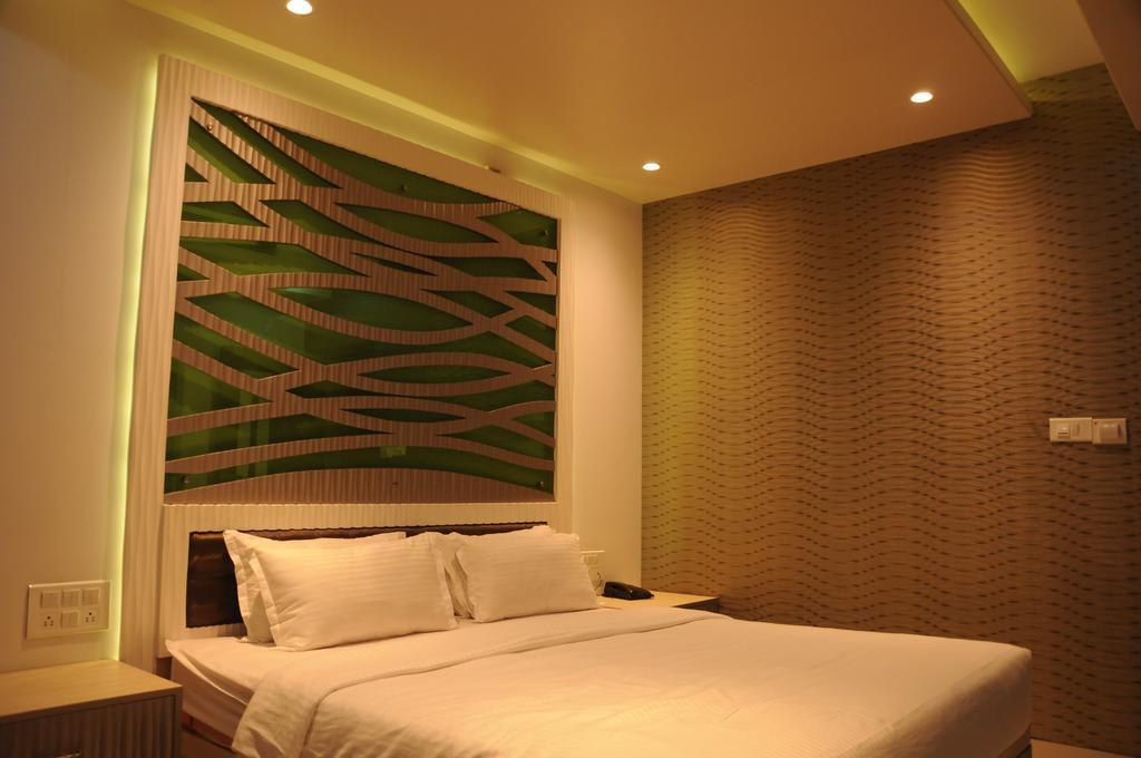 Hotel City Heart Shirdi Værelse billede