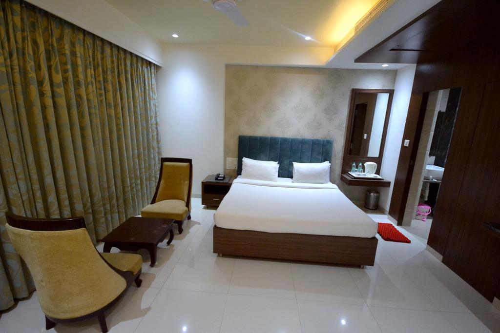 Hotel City Heart Shirdi Eksteriør billede