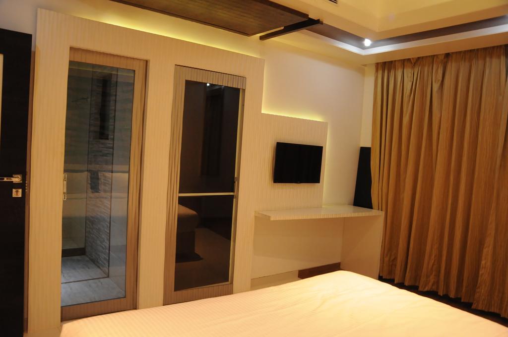 Hotel City Heart Shirdi Eksteriør billede